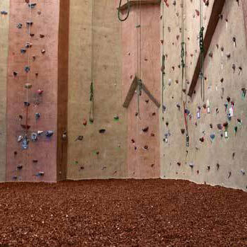 training-surface-cedar-red-climbing-wall-product-thumb